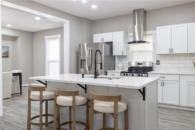 21195 S Woodland Road, Spring Hill, KS 66083
