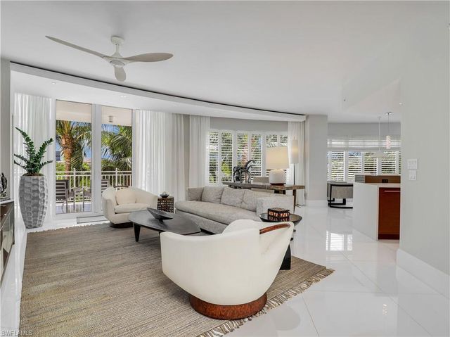 13665 Vanderbilt DR 301, Naples, FL 34110