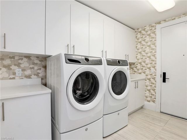 13665 Vanderbilt DR 301, Naples, FL 34110