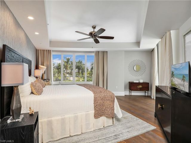 13665 Vanderbilt DR 301, Naples, FL 34110