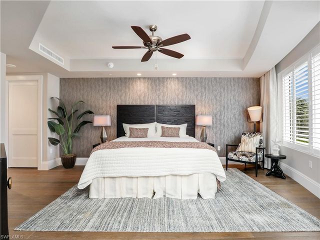 13665 Vanderbilt DR 301, Naples, FL 34110