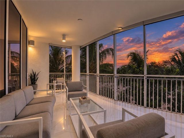 13665 Vanderbilt DR 301, Naples, FL 34110