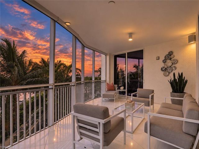 13665 Vanderbilt DR 301, Naples, FL 34110