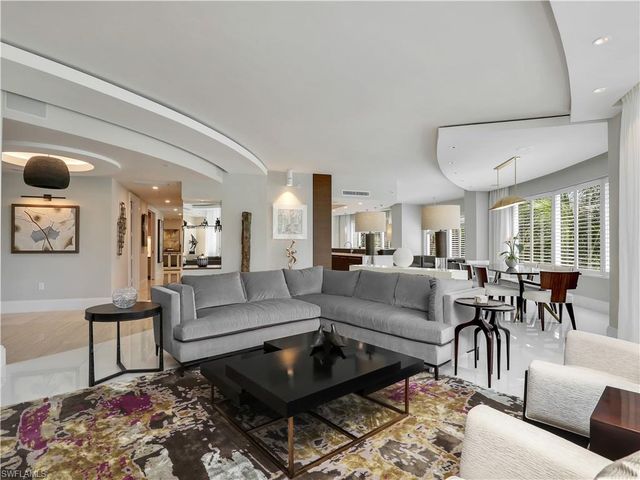 13665 Vanderbilt DR 301, Naples, FL 34110