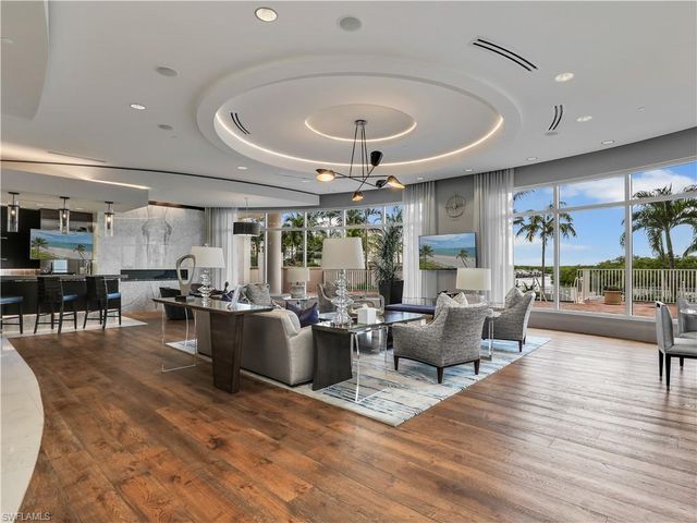 13665 Vanderbilt DR 301, Naples, FL 34110