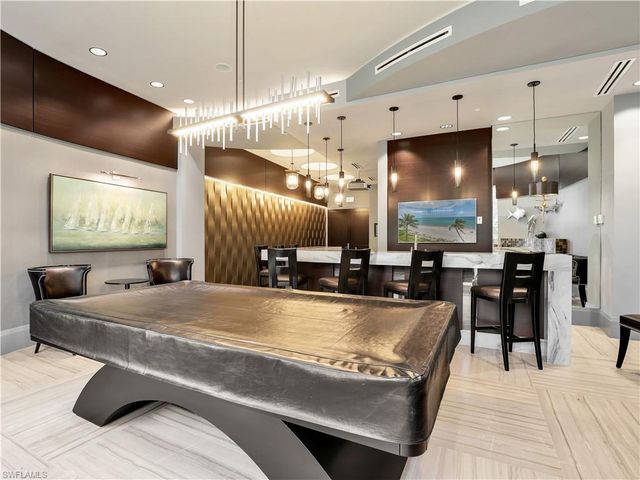 13665 Vanderbilt DR 301, Naples, FL 34110