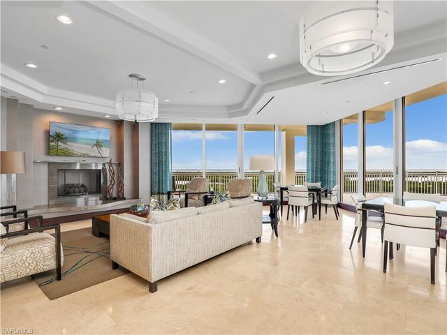13665 Vanderbilt DR 301, Naples, FL 34110