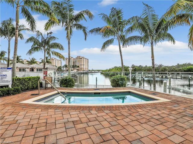13665 Vanderbilt DR 301, Naples, FL 34110