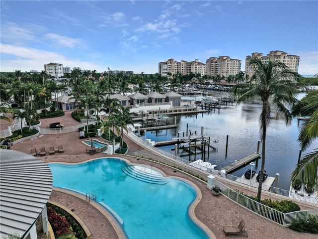 13665 Vanderbilt DR 301, Naples, FL 34110