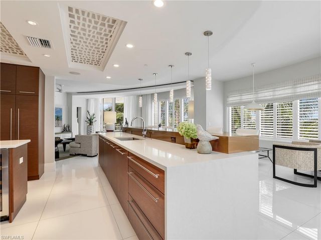 13665 Vanderbilt DR 301, Naples, FL 34110