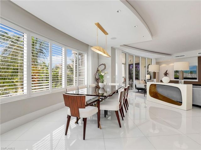 13665 Vanderbilt DR 301, Naples, FL 34110