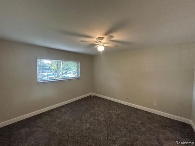 683 E Fox Hills Drive, Bloomfield Hills, MI 48304