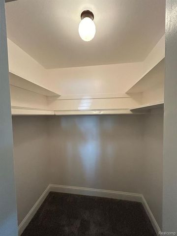 683 E Fox Hills Drive, Bloomfield Hills, MI 48304