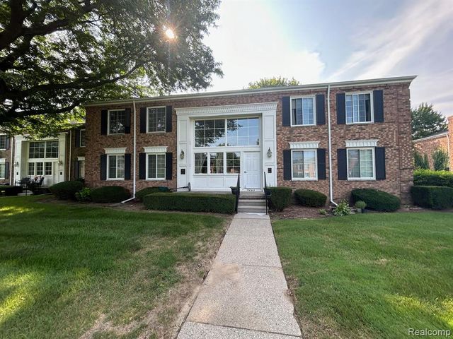 683 E Fox Hills Drive, Bloomfield Hills, MI 48304