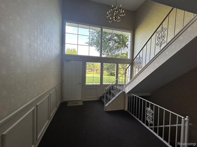 683 E Fox Hills Drive, Bloomfield Hills, MI 48304