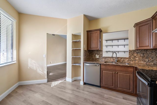 6154 Country Fair Circle, Boynton Beach, FL 33437