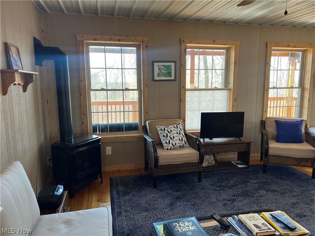 5180 Fresno Road, Dellroy, OH 44620