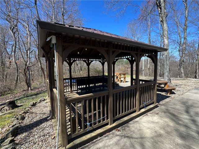 5180 Fresno Road, Dellroy, OH 44620