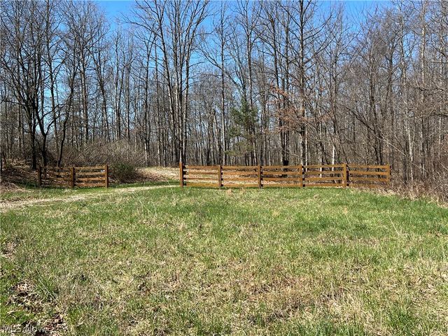 5180 Fresno Road, Dellroy, OH 44620