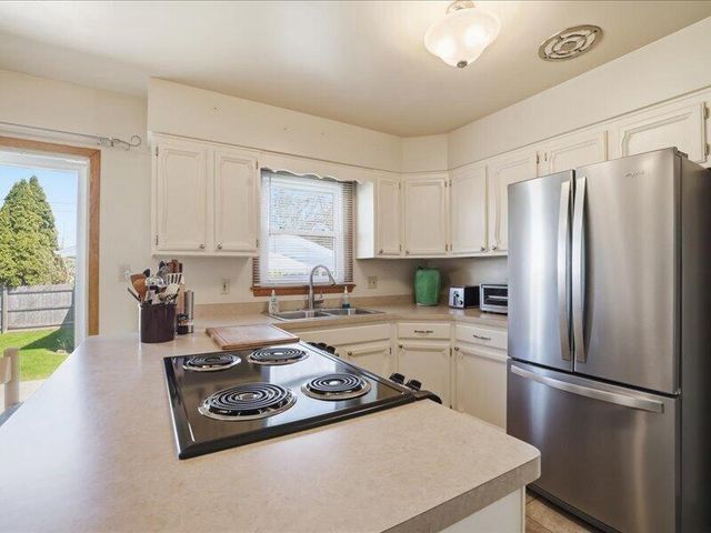 3117 Main STREET, Racine, WI 53402