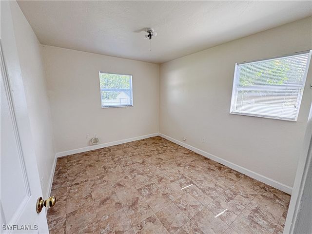 13802 3rd ST, Fort Myers, FL 33905