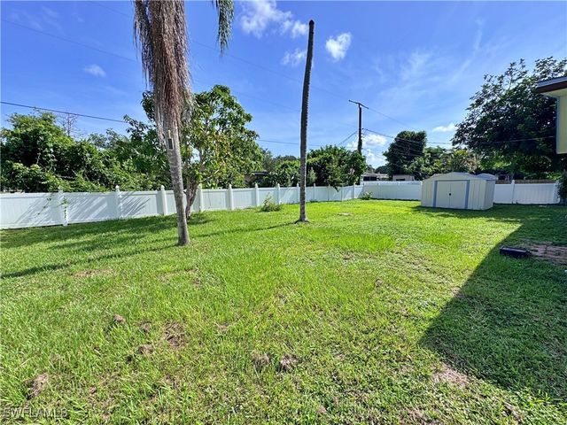 13802 3rd ST, Fort Myers, FL 33905