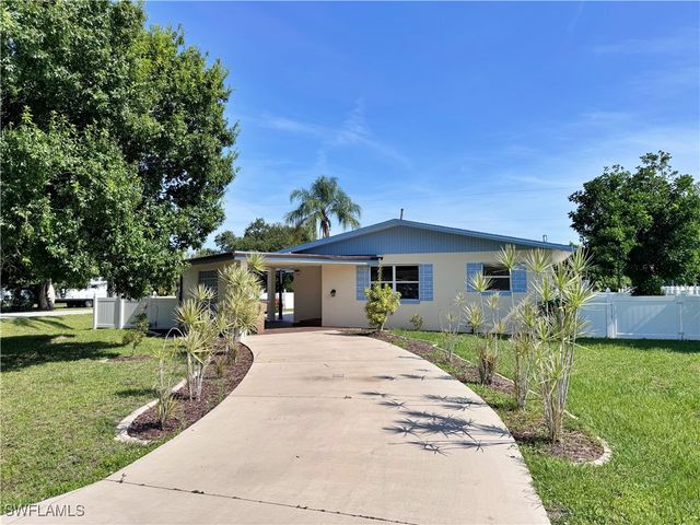 13802 3rd ST, Fort Myers, FL 33905