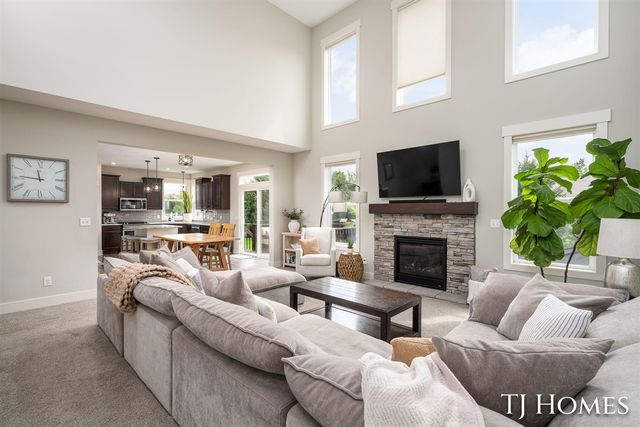 6200 Kuiper Drive, Grandville, MI 49418