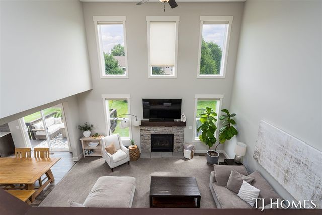 6200 Kuiper Drive, Grandville, MI 49418