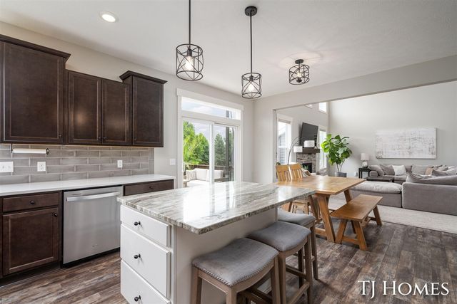 6200 Kuiper Drive, Grandville, MI 49418