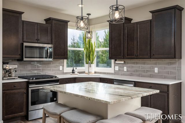 6200 Kuiper Drive, Grandville, MI 49418