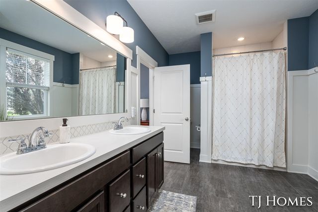 6200 Kuiper Drive, Grandville, MI 49418