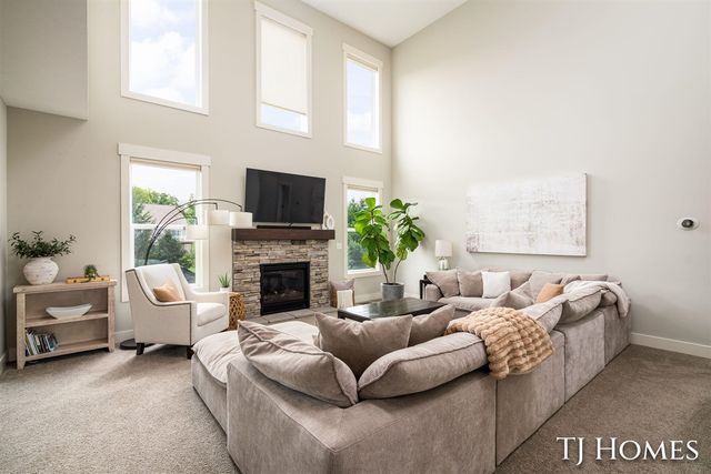 6200 Kuiper Drive, Grandville, MI 49418