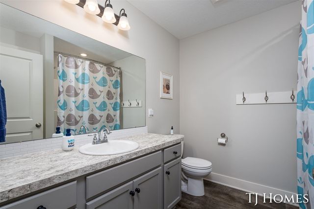 6200 Kuiper Drive, Grandville, MI 49418