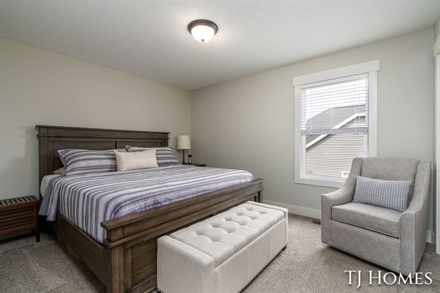 6200 Kuiper Drive, Grandville, MI 49418