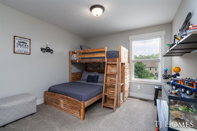 6200 Kuiper Drive, Grandville, MI 49418