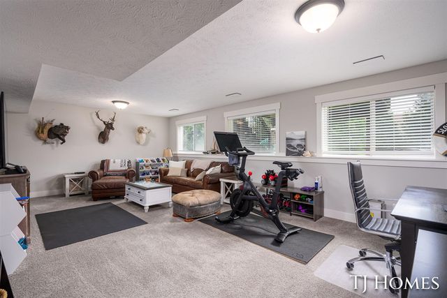 6200 Kuiper Drive, Grandville, MI 49418
