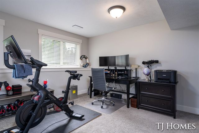 6200 Kuiper Drive, Grandville, MI 49418