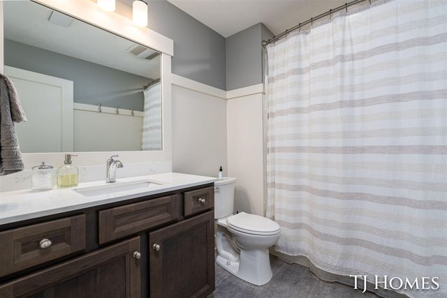 6200 Kuiper Drive, Grandville, MI 49418