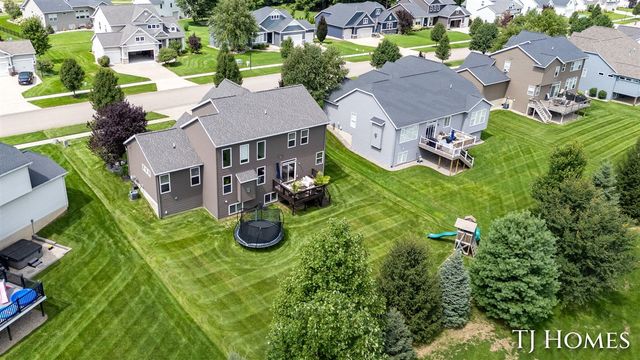 6200 Kuiper Drive, Grandville, MI 49418