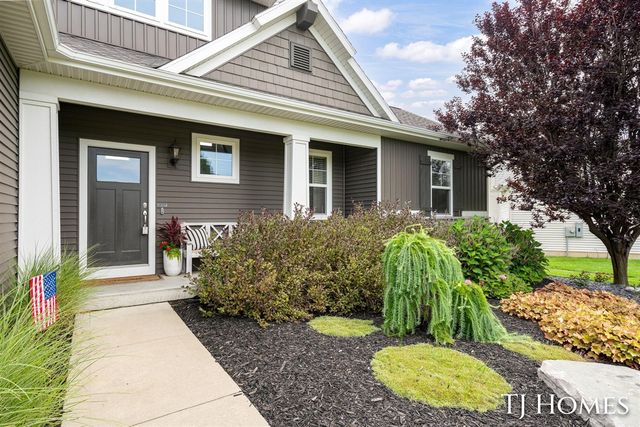 6200 Kuiper Drive, Grandville, MI 49418