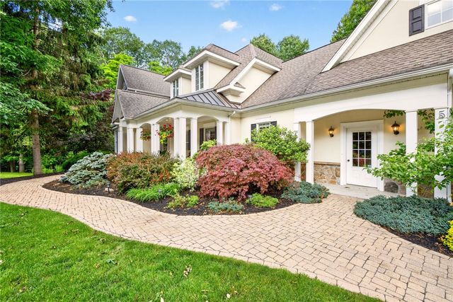 5 Risewood Lane, Perinton, NY 14534