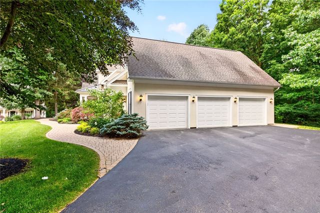 5 Risewood Lane, Perinton, NY 14534