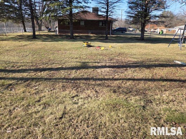 531 S BARNEWOLT Drive, Peoria, IL 61604