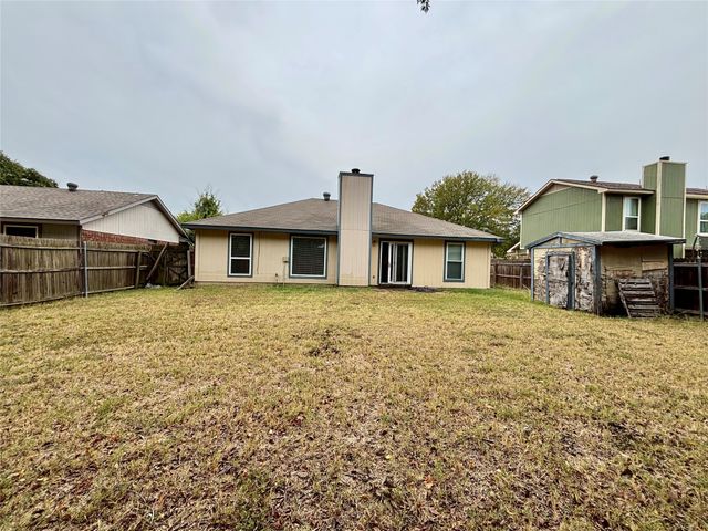 319 Iberis Drive, Arlington, TX 76018