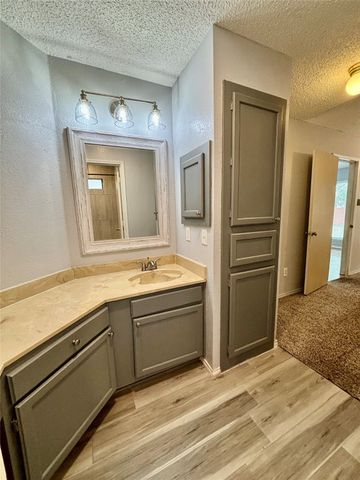 319 Iberis Drive, Arlington, TX 76018