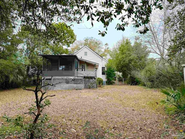 1305 E La Rua St, Pensacola, FL 32501