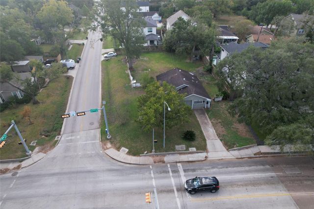 903 W 43rd Street, Houston, TX 77018