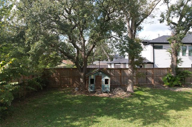 903 W 43rd Street, Houston, TX 77018