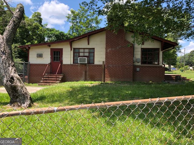 1222 E Tugalo St, Toccoa, GA 30577